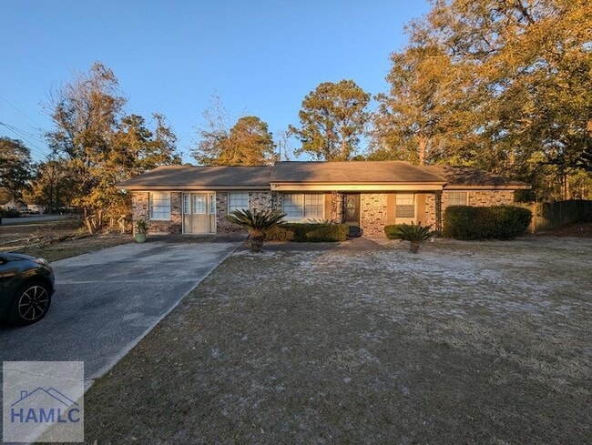 Building Photo - 599 Olive St