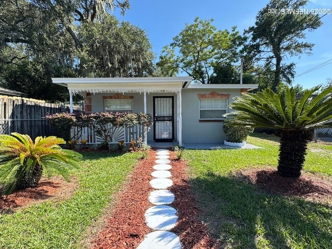 Building Photo - 1504 Winthrop St