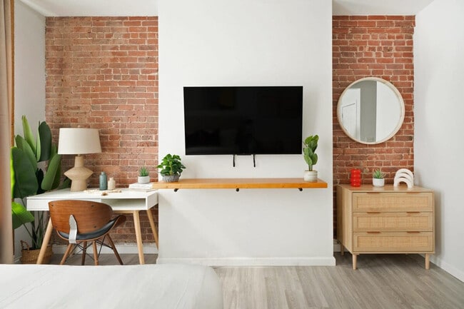 Building Photo - 242 E 75th St Unit FL2-ID1022037P