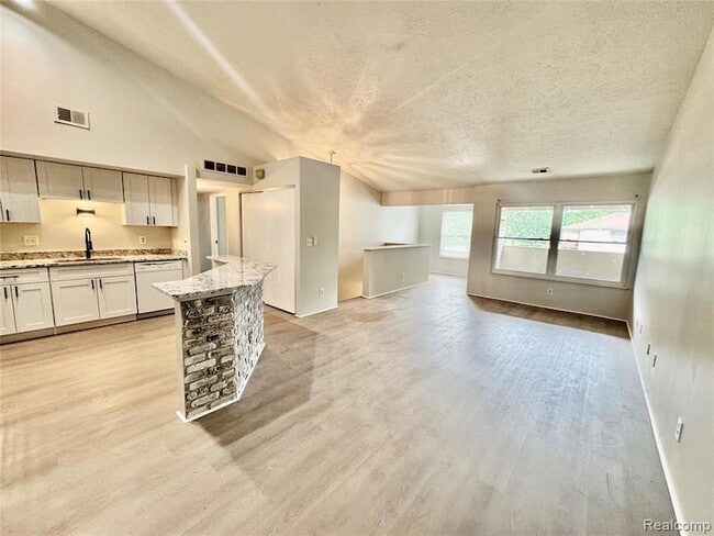 Photo - 19536 Northridge Dr