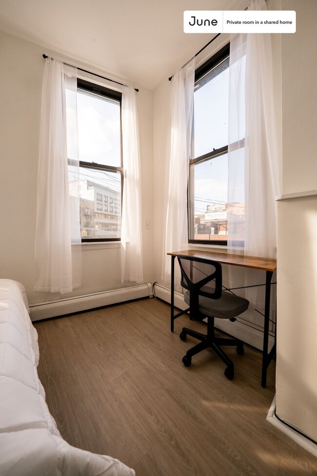 Photo - Private bedroom in 2 bed/1 bath Home Unit B Condo