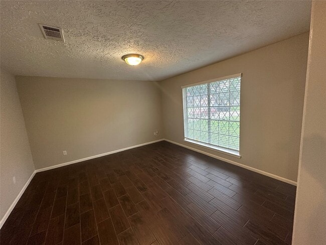Photo - 9939 Valley Park Dr