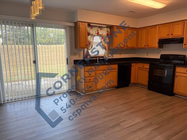 Photo - 1105 Lakeview Pl