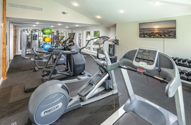 Building Photo - Vue Kirkland