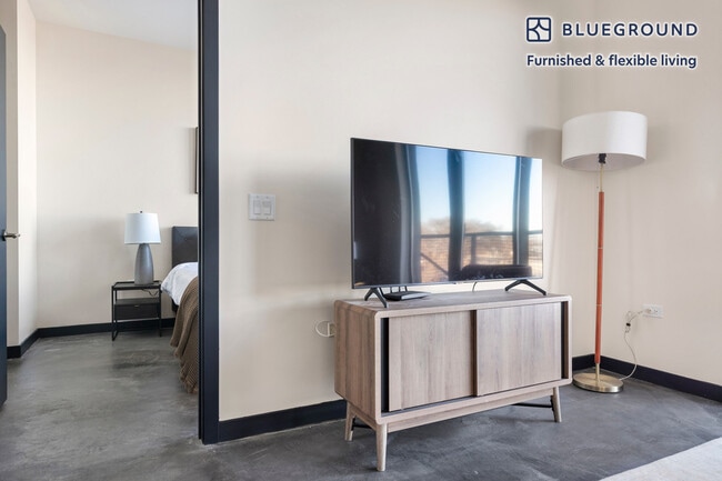 Photo - 1647 N Milwaukee Ave Unit FL4-ID1386