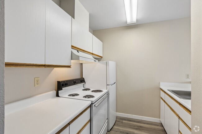 Studio - 462SF - Divine Suites at Downtown Renton