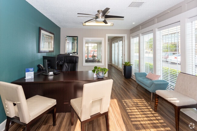 Leasing Office - University Gardens