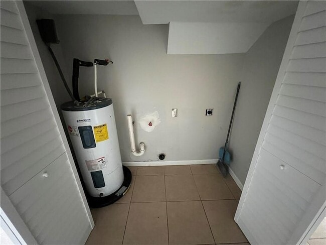 Photo - 8550 Valor Dr