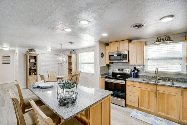 Photo - 1900 Neptune Dr Unit SI ID1546047P
