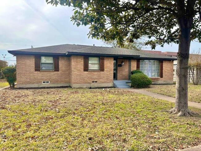 Photo - 2906 Sharpview Ln