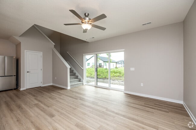 3BR, 2.5BA - 1,544SF - Living Room - Diamond Ridge Estates