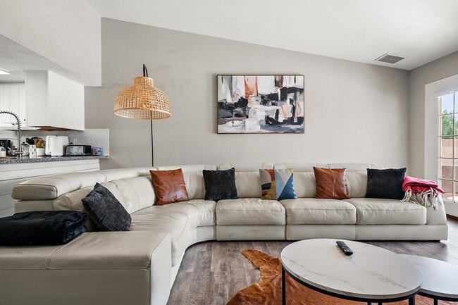 Photo - 4329 E Cherokee St Unit ID1244353P