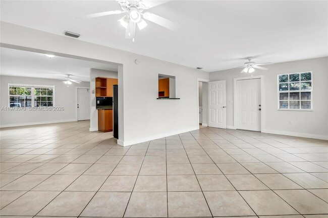 Photo - 1130 N 70th Ave