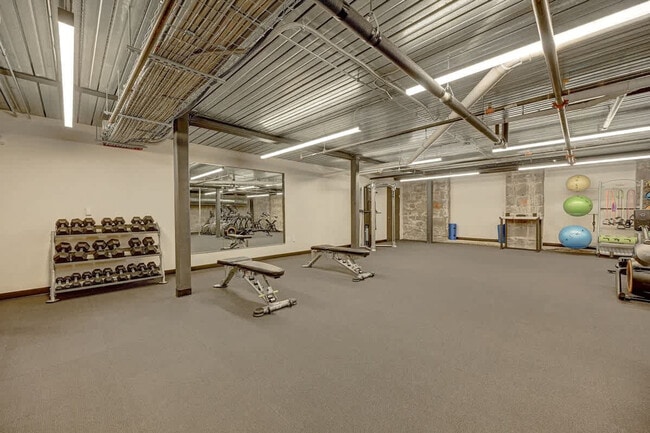 Photo - 1009 W Juneau Ave Unit ID1263025P