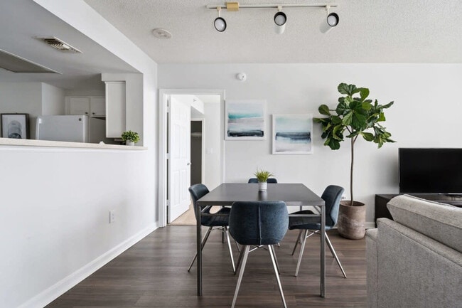 Photo - 901 N Pollard St Unit ID1024659P