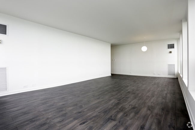 2 BR, 2 BA - living room - Regents Park
