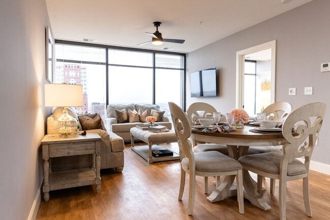 Photo - The Residence at 1000 Elm