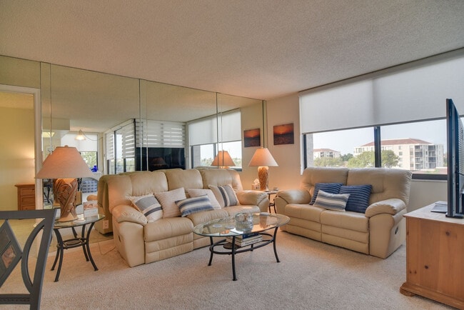 Building Photo - 6158 Palma Del Mar Blvd S Unit SI FL5-ID1587642P