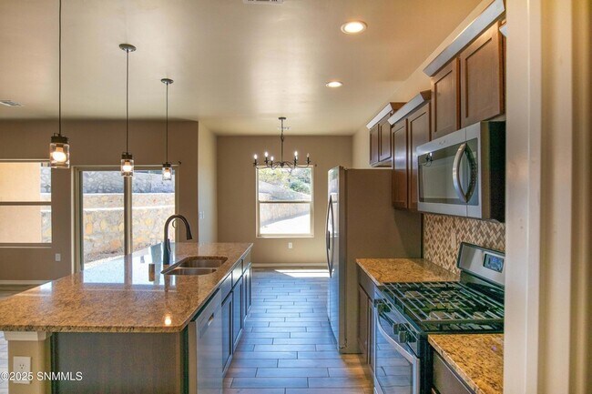 Photo - 1996 Pine Trail St