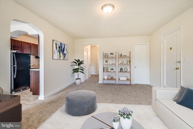 Building Photo - 1525 28th St SE Unit 101