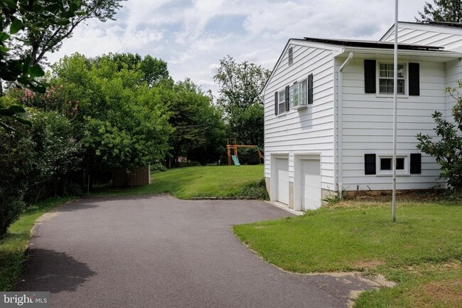 Photo - 3106 Hearthstone Rd