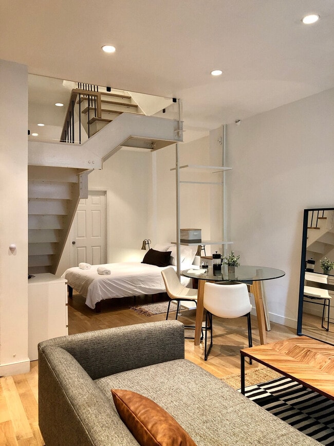 Photo - 131 E 35th St Unit ID1058890P