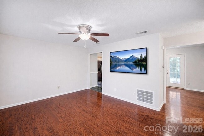 Photo - 218 Clearbrook Rd