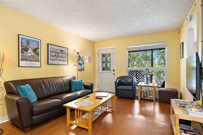 Building Photo - 2204 Trailside Dr Unit ID1054223P