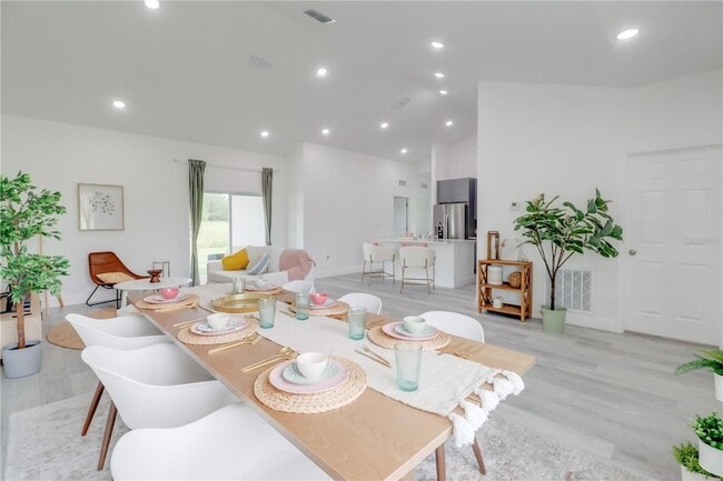 Photo - 511 Marion Oaks Ln