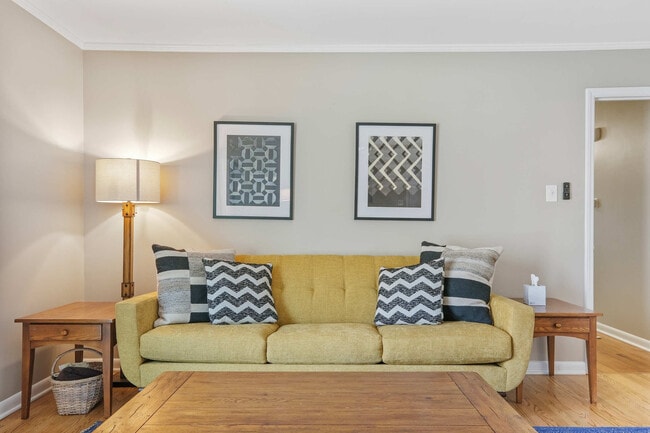 Building Photo - 5110 Pine Trail Dr Unit ID1055523P