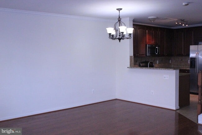 Photo - 42525 Highgate Terrace