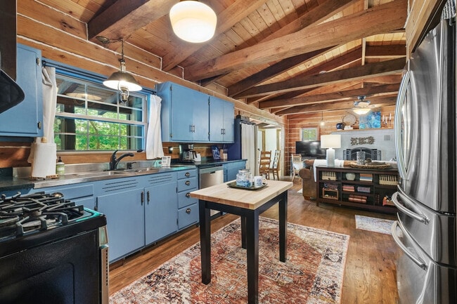 Building Photo - 8683 Larue Rd Unit ID1221806P