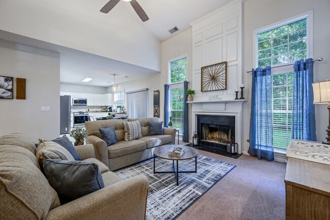 Building Photo - 206 Persimmon Tr Unit ID1234822P