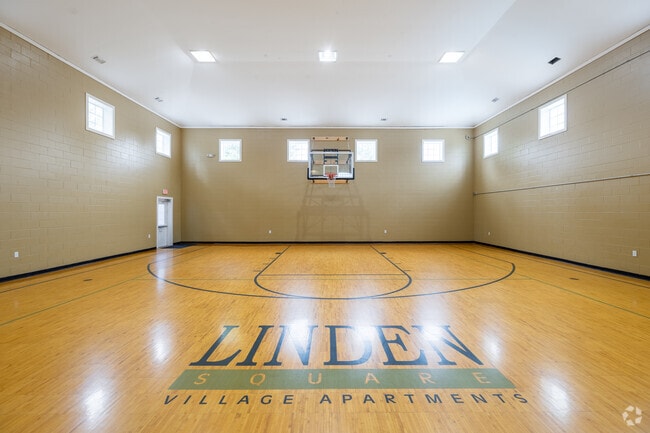 Basketball Gym - LINDEN SQUARE
