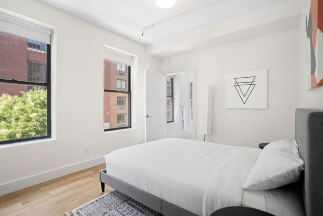 Photo - 517 W 45th St Unit ID1224964P