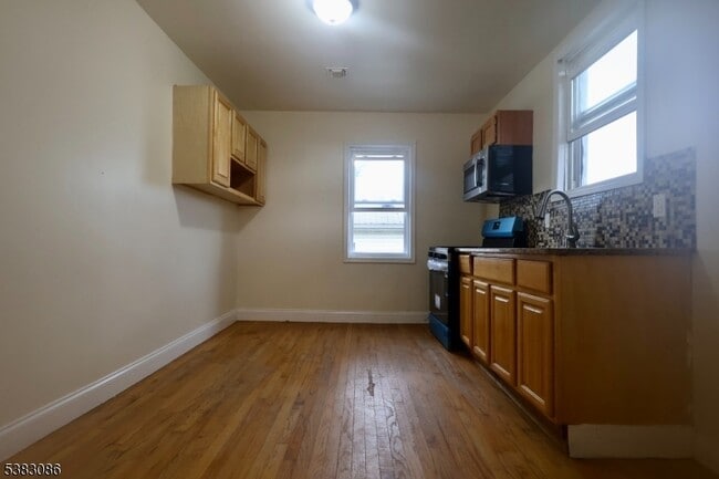 Photo - 34-36 Hedden Terrace Unit 3 Unit 3