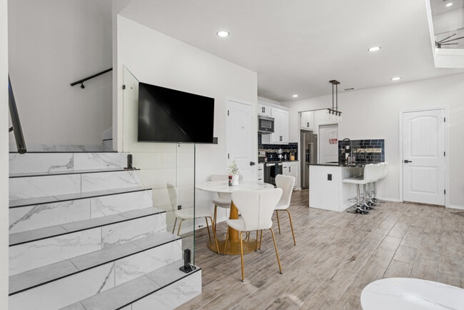 Photo - 3518 Dennis St Unit ID1387517P