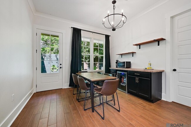 Photo - 422 St Thomas Ln