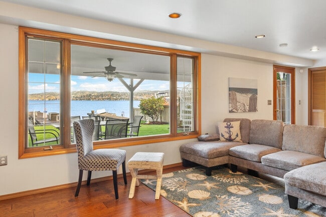 Building Photo - 10507 Rainier Ave S Unit ID1342433P