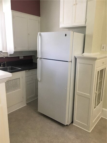 Building Photo - 168 Pine St