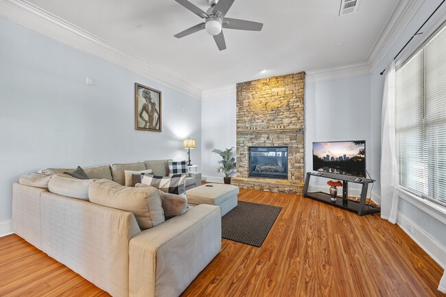 Building Photo - 1267 Atlantic Dr NW Unit SI ID1609579P