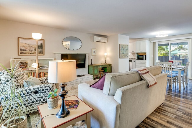 Building Photo - 2035 McKinley St Unit SI FL1-ID1631297P