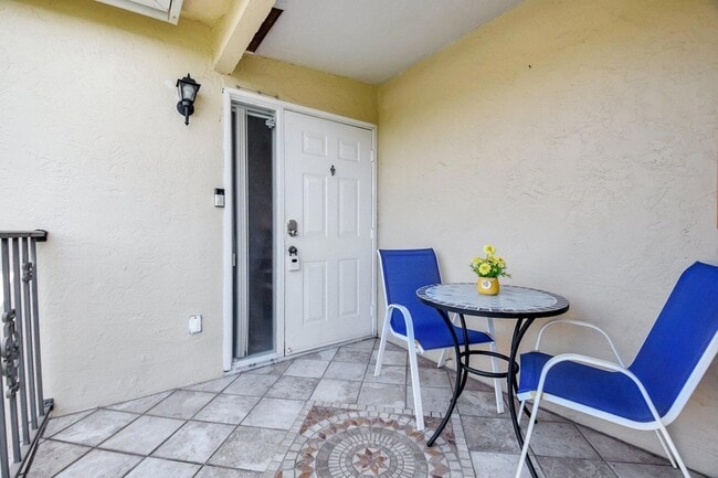 Photo - 621 Waterside Dr Unit 621
