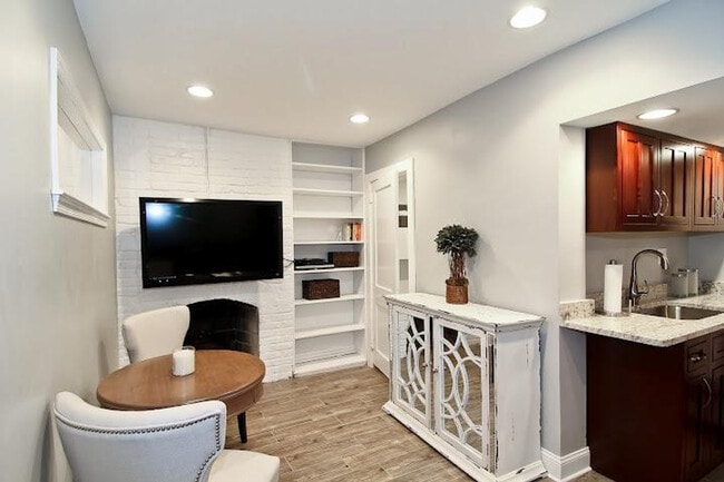 Photo - 1800 19th St NW Unit ID364P