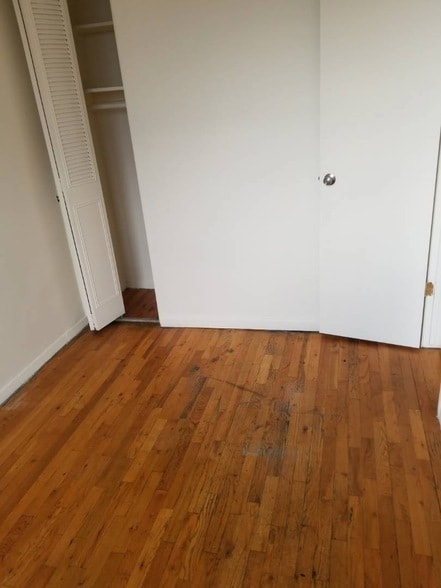 Photo - 94-11 60th Ave