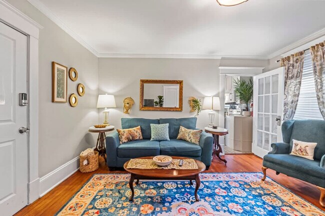 Photo - 2737 College St Unit SI ID1578506P