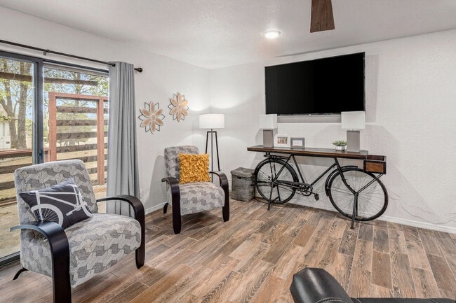 Building Photo - 30 Lunsford Ln Unit SI ID1241312P