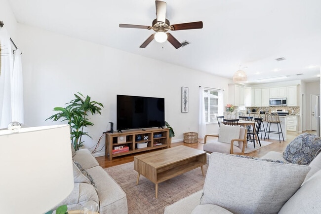 Building Photo - 106 Georgie St Unit SI ID1447115P