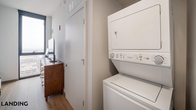 Photo - 513 S Damen Ave Unit 2109