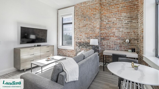 Photo - 425 20th St S Unit 203.579040